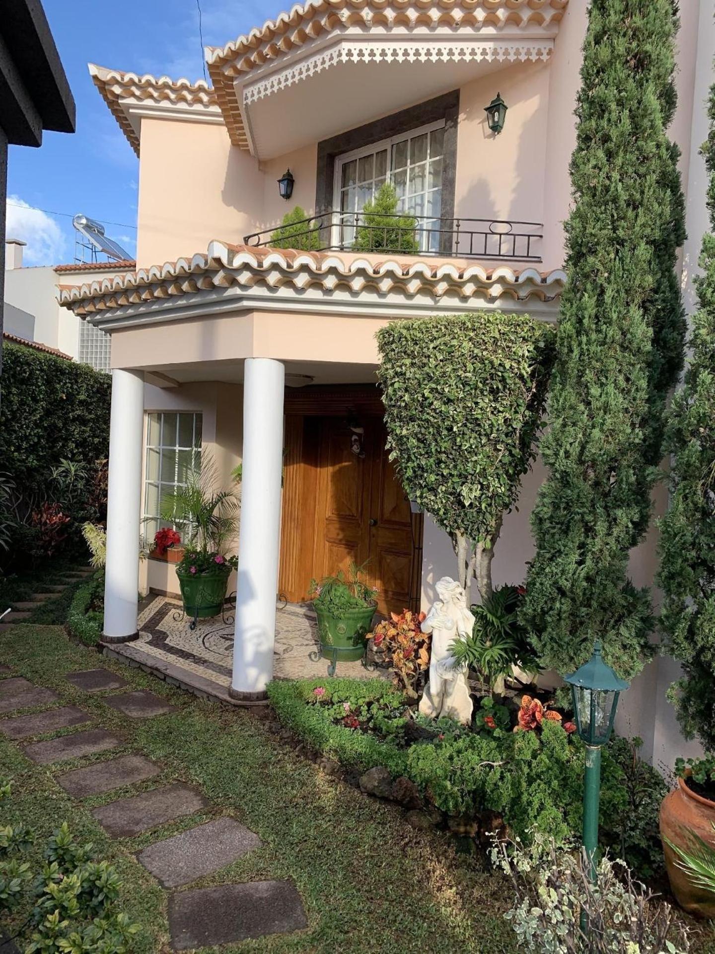 Ferienhaus In Canico Mit Garten Und Terrasse Exterior photo